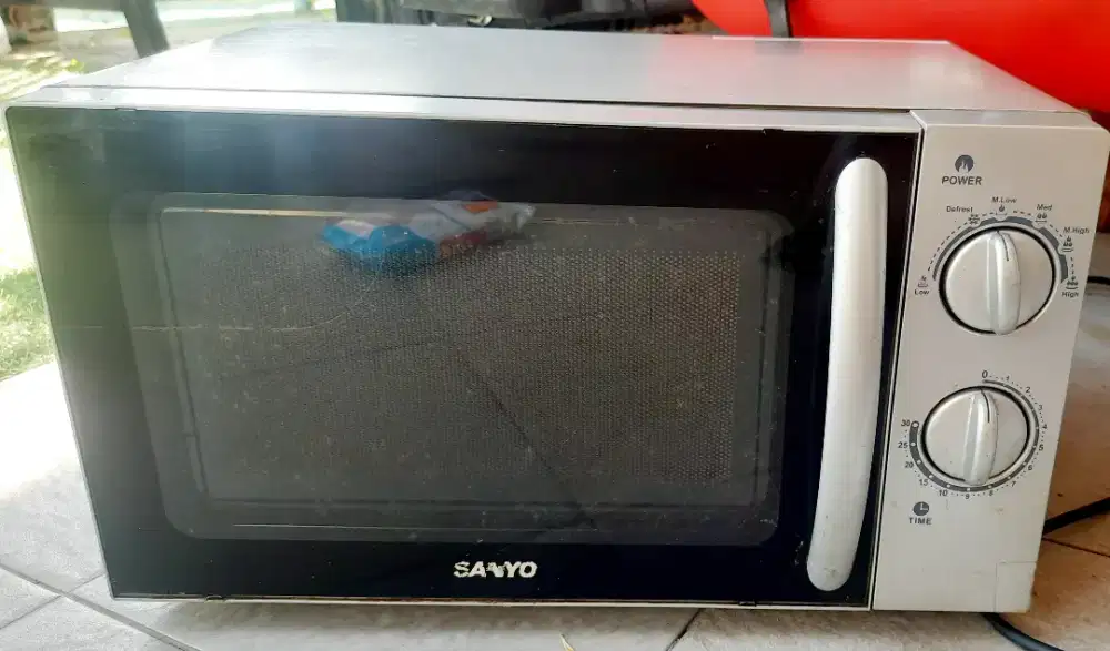 Microwafe merk Sanyo kondisi bagus