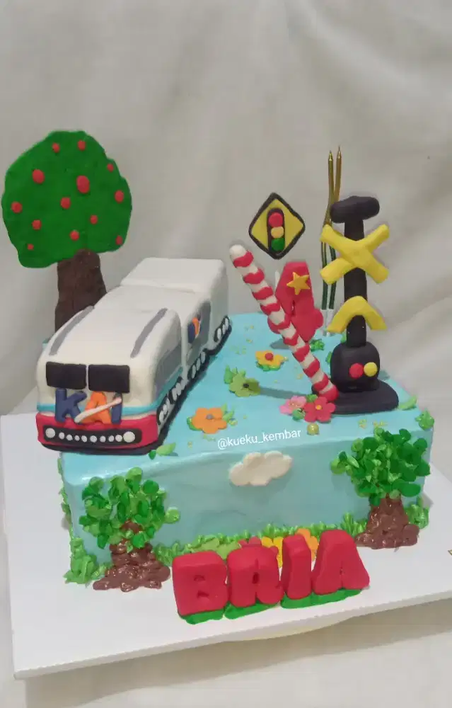 Kue ultah kereta api