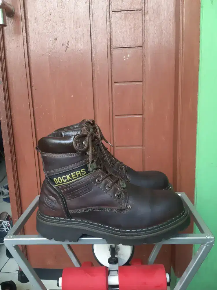 Sepatu boots DOCKERS size 43