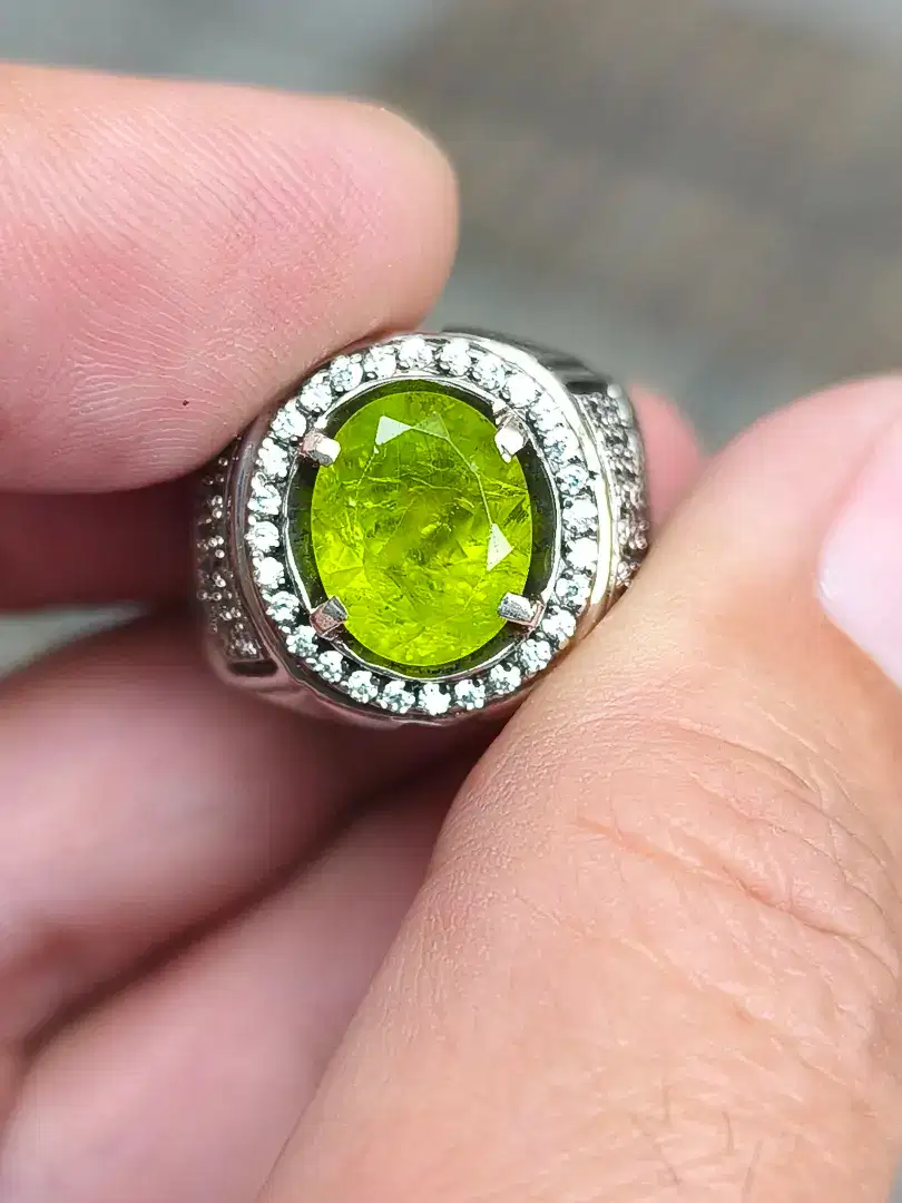 Batu peridot burma 4.23 crat ring perak memo GLI top kristal