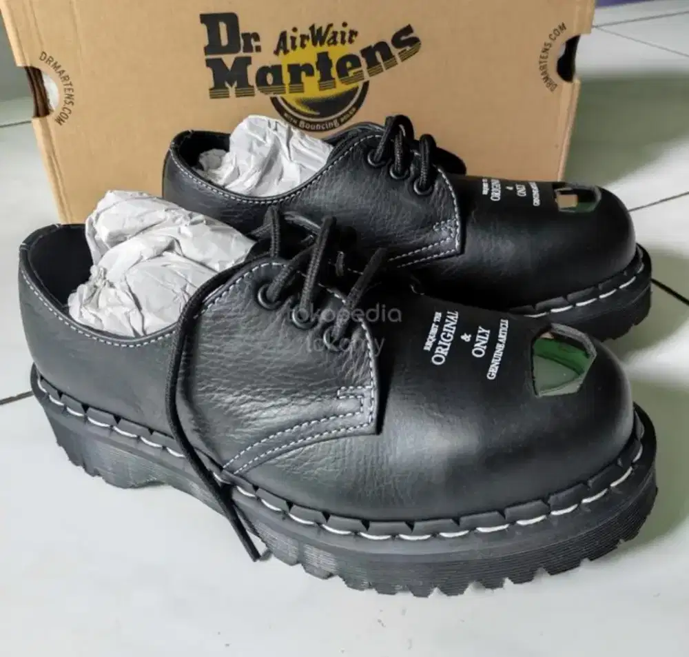 Sepatu dr Martens 1461 black resmi tidak jadi pakai