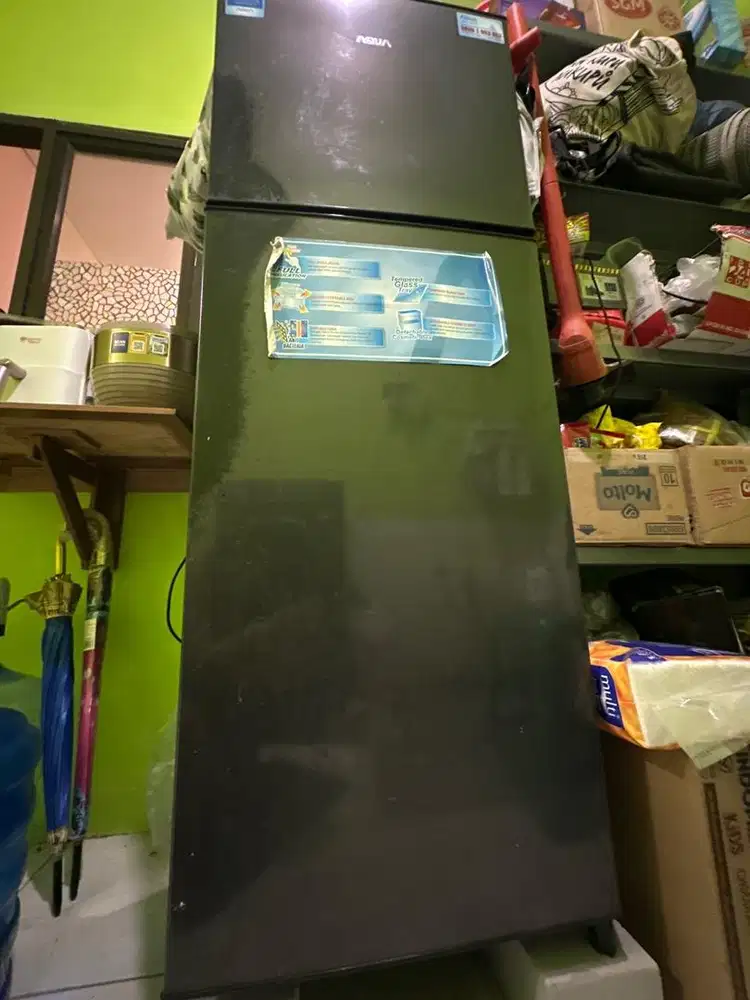 KULKAS 2 PINTU merk AQUA