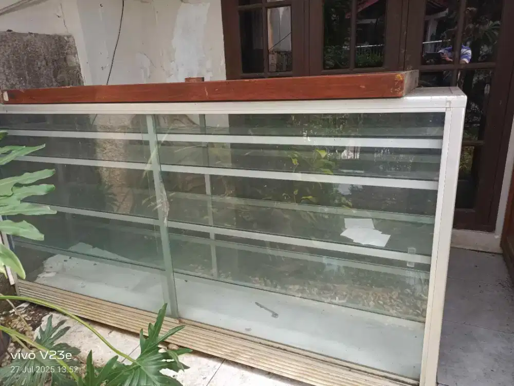 Di jual Etalase panjang untuk jualan