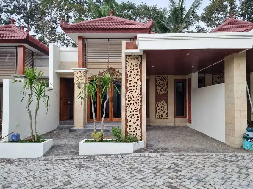 RUMAH ETNIK BALI MODERN DEKAT ARTOS MALL DAN UMM