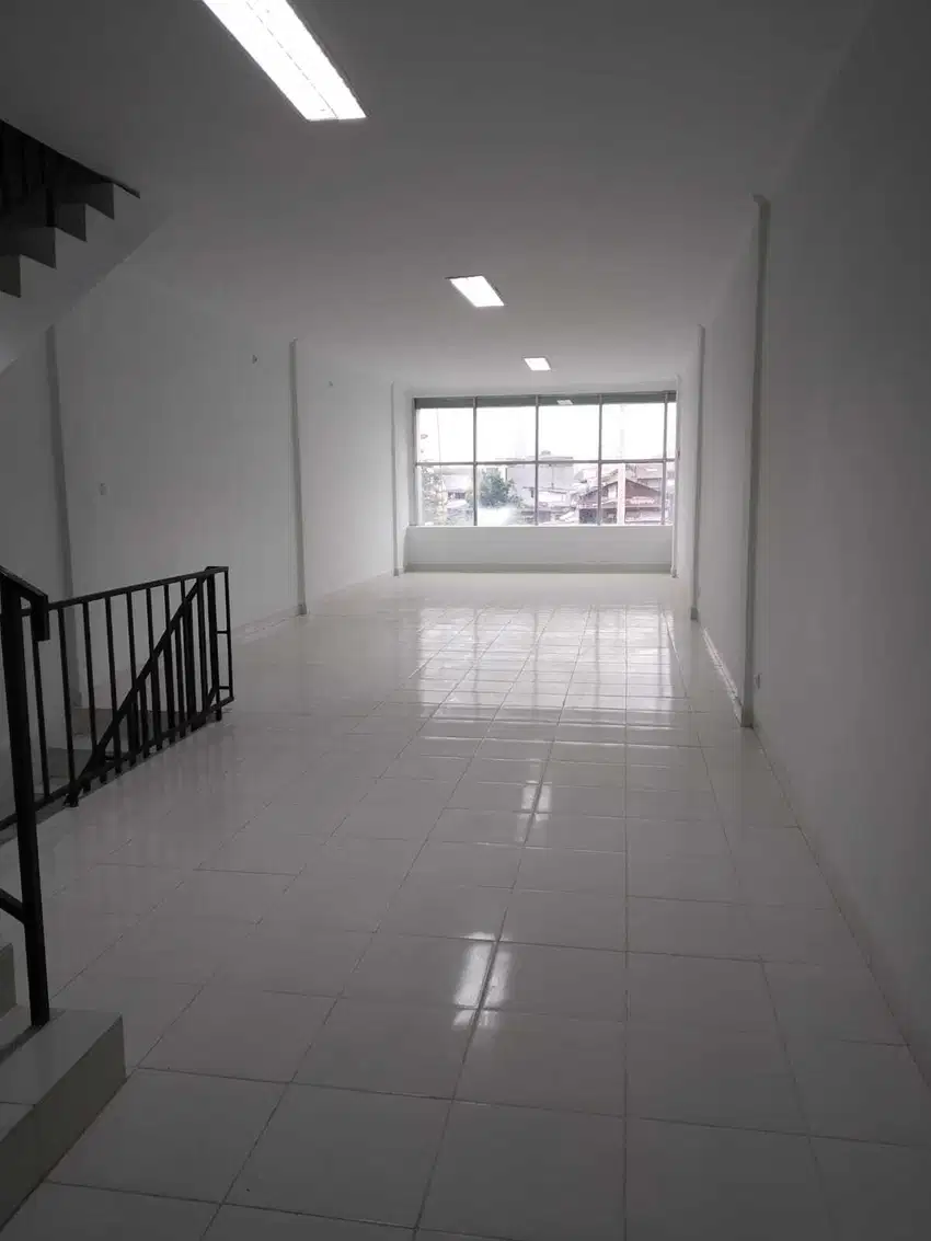 Ruko 4 lantai, Plong, Hadap Jl. Raya Letjen Suprapto, 4.5 x 17M
