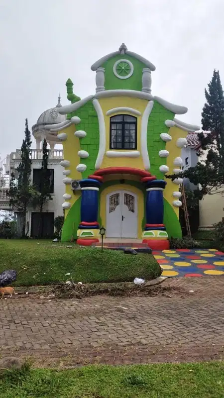 Dijual Villa Murah 2 lantai  Bagus + Perabot di Kota Bunga Puncak