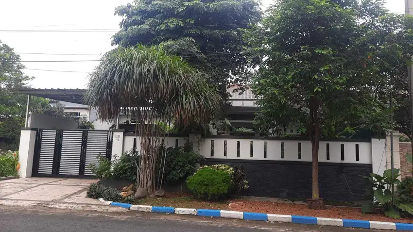 DIJUAL RUMAH READY HARGA TERJUN BEBAS LUAS TANAH BESAR SAWANGAN DEPOK
