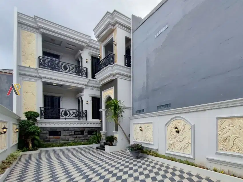 Rumah Siap Huni Mewah Elegan Lokasi Strategis Dekat Ragunan Jagakarsa