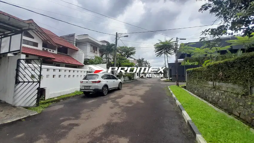 Rumah di Bintaro dalam Cluster Harga Murah Butuh Renov Row Jalan Lebar