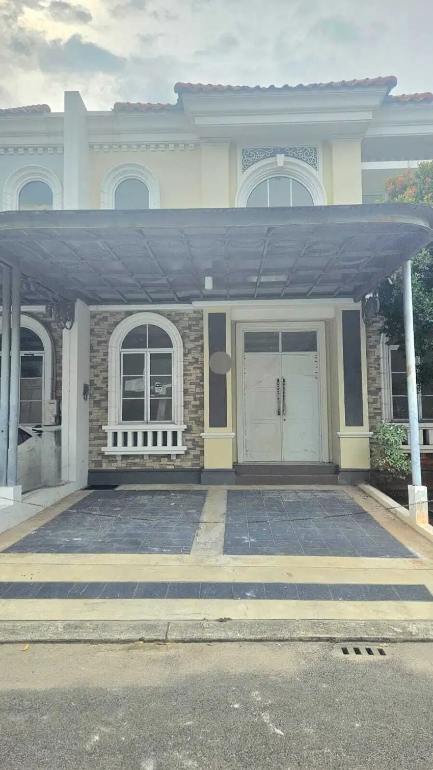 Dijual Rumah Bergaya Modern dan Strategis di La Seine JGC Cakung