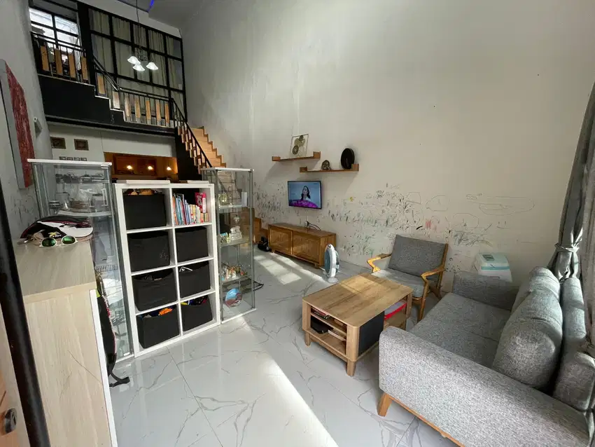 Bismillah dijual cepat rumah second di jln gunuk raya Jaksel