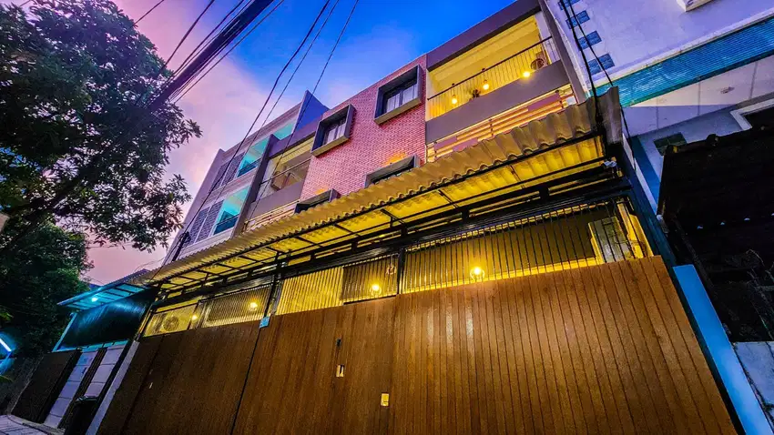 Kost 3 Lantai 18 Kamar Full isi Furnished di Tanjung Duren Jakarta Bar