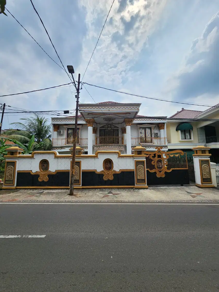 DIJUAL RUMAH MEWAH HARGA TERJUN BEBAS DIJAMIN TERMURAH BINTARO SEKT 1