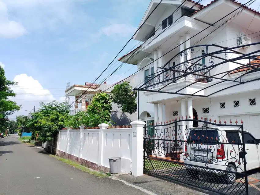 Di Jual Cepat  Rumah d  Perumahan Cibubur Jakarta Timur.