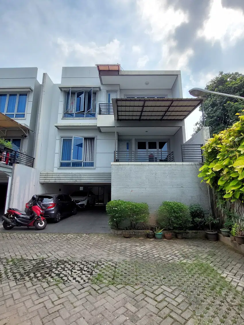 DIJUAL RUMAH DIBAWAH PASARAN DI JATIPADANG PASAR MINGGU JAKSEL