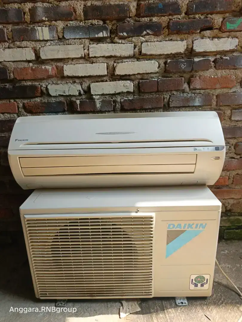 AC Daikin thailand  r410a 1/2pk+pasang