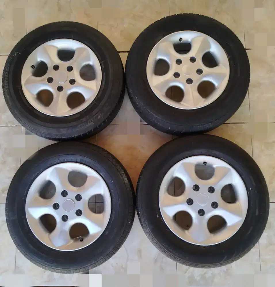 Velg mobil R14 pcd 5x143 bonus ban