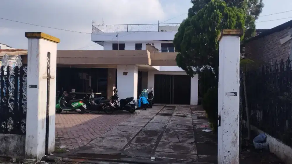 Dijual rumah cocok untuk kos kosan/ kantor