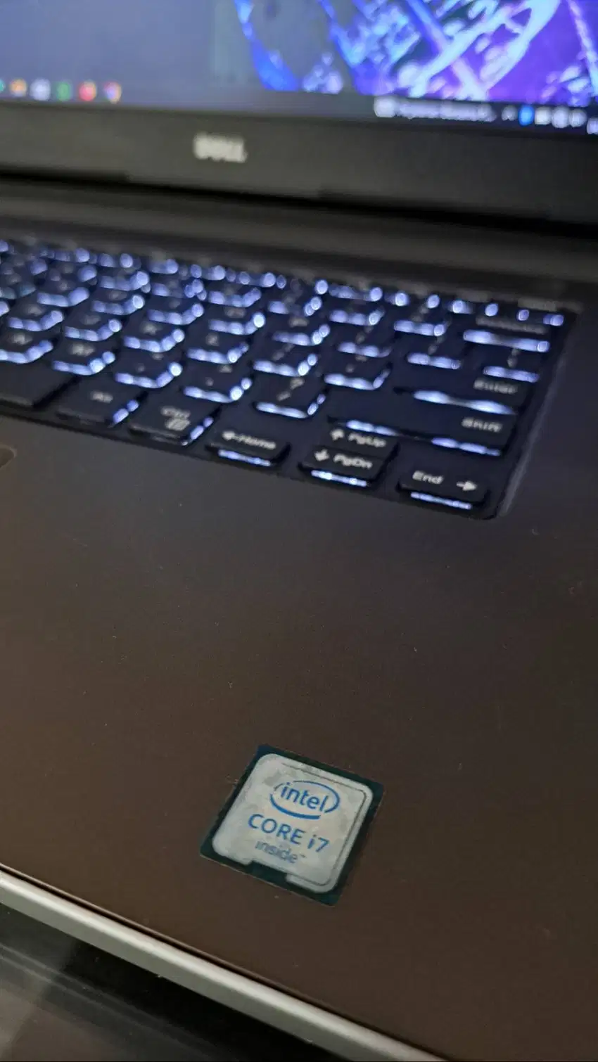 Laptop DELL core i7 RAM 8gb DDR4 Dual VGA R5 4gb DDR5