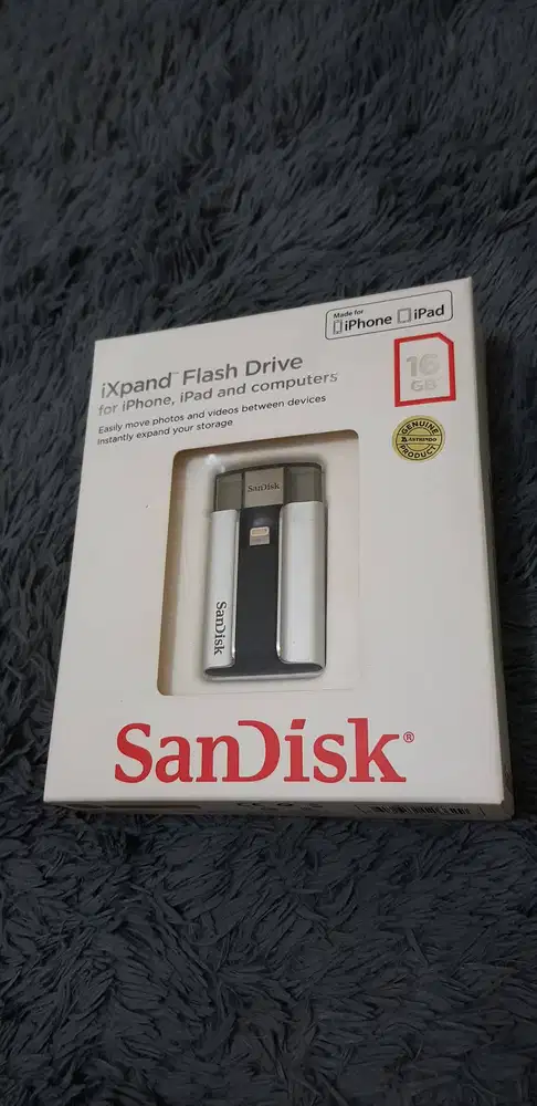 SanDisk iXpand Flash Drive 16GB – OTG Lightning & USB iPhone, iPad