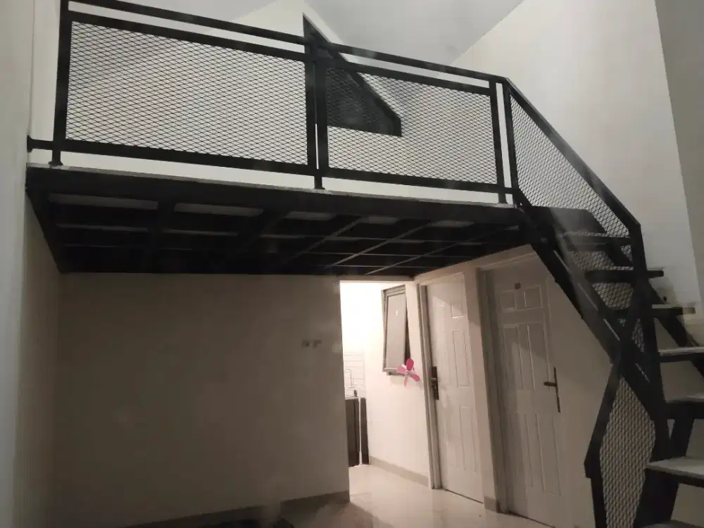 kamar tidur tipe rangka besi mezzanine