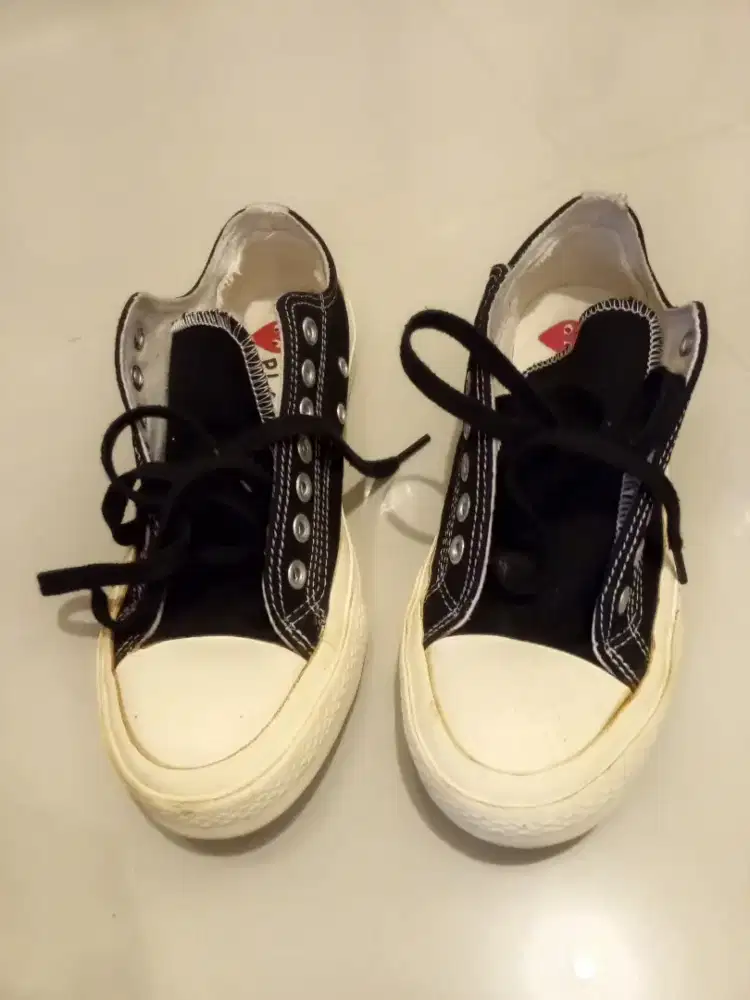 Sepatu converse wanita