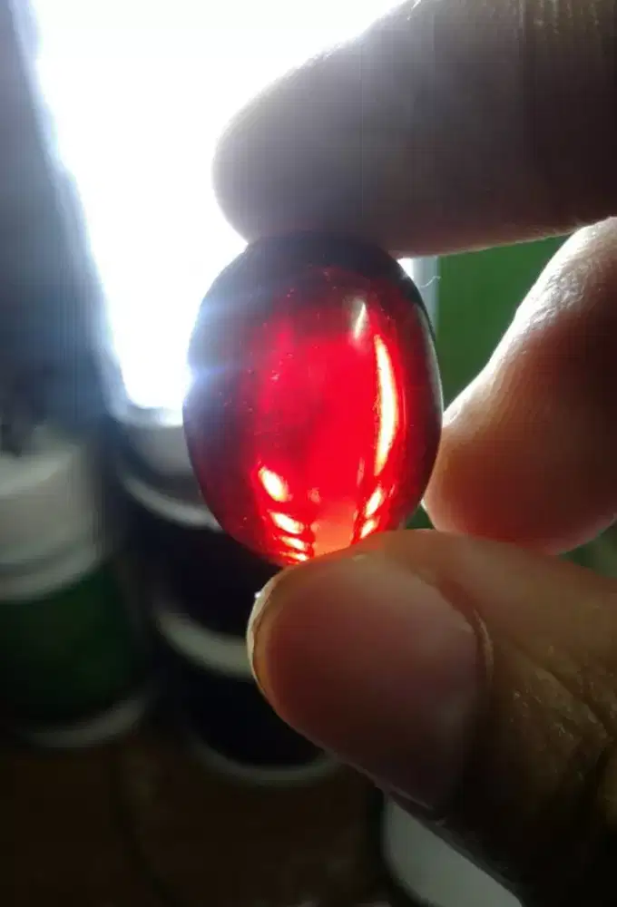 Batu Merah Siam Sintetic