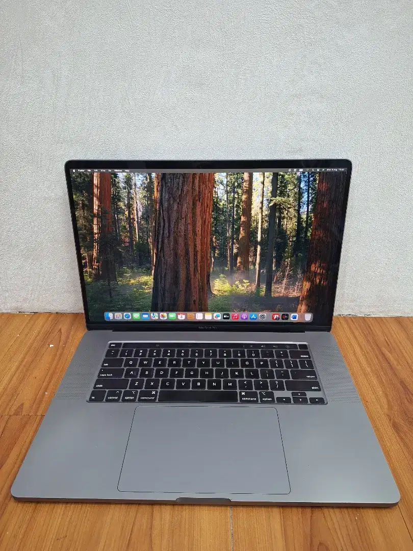 Macbook Pro 2019 16 inch 16/512Gb touchbar