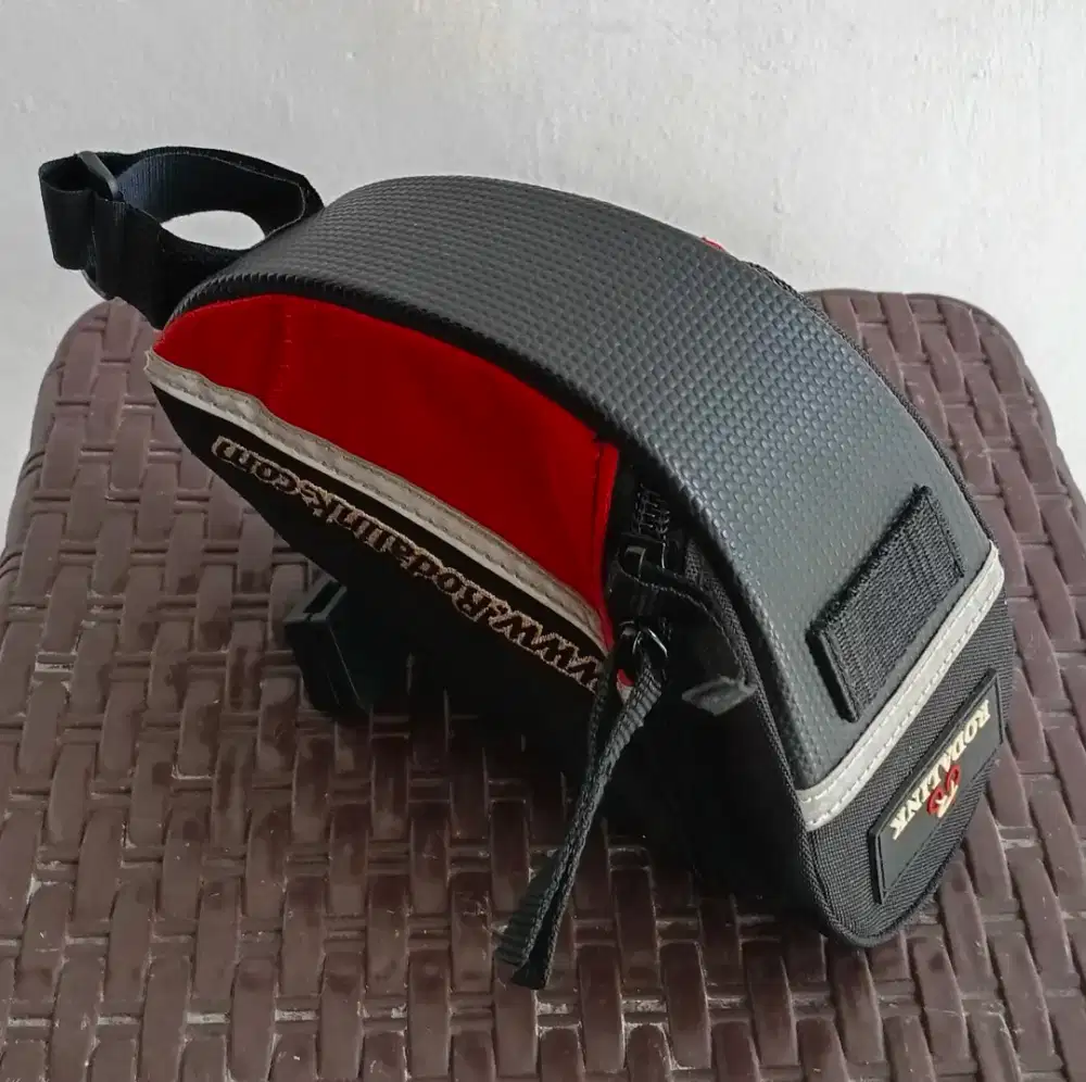 Tas Saddle Bag Sepeda Preloved.