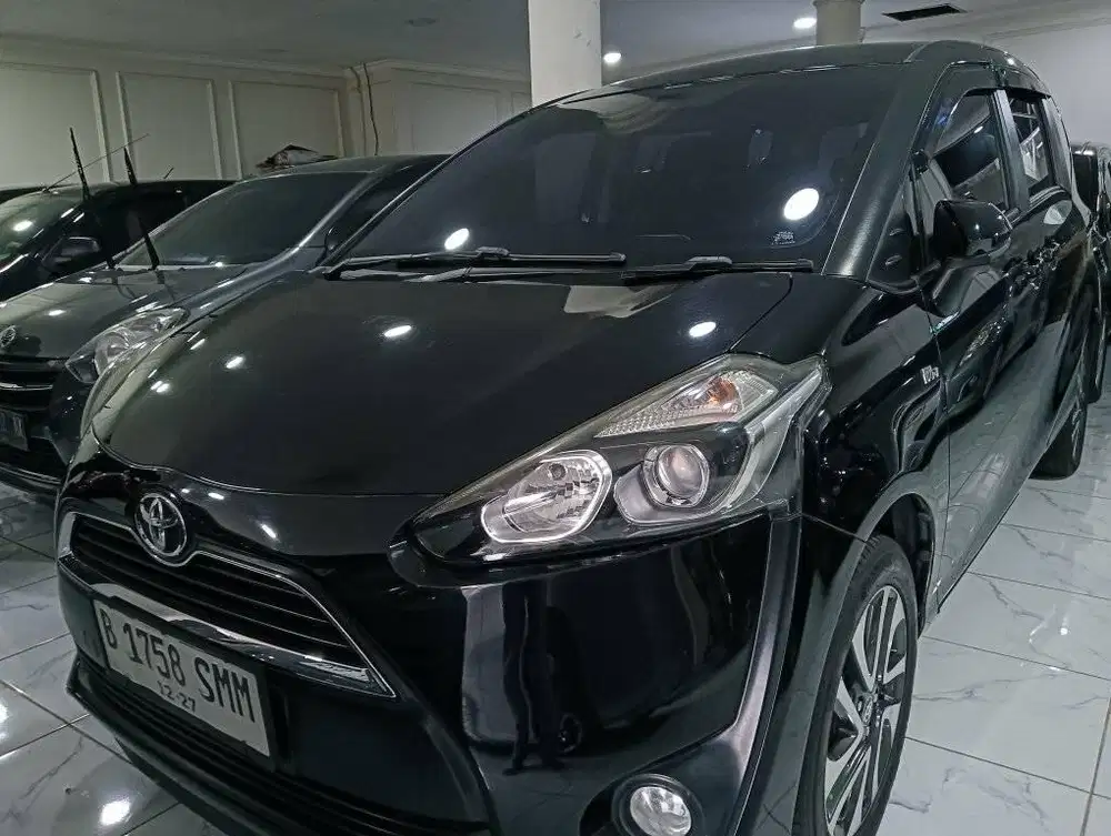 Toyota Sienta v matic DP 5jt tahun 2016