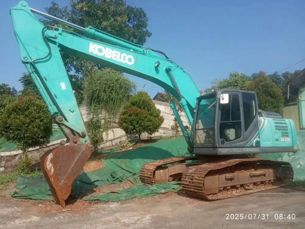 EXCAVATOR KOBELCO SK200-10
