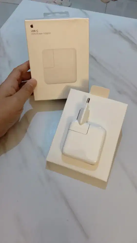 Dijual Cepat! USB-C Power Adapter (Original Apple)