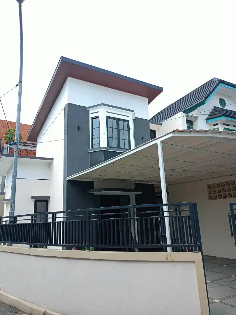 Turun Harga Rumah Baru 2 lantai di Logam Margacinta Buah batu SHM