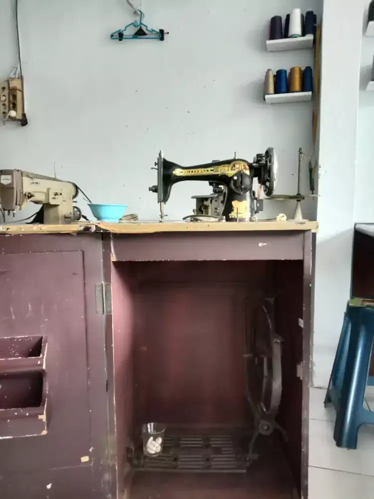 Jual mesin jahit Antik Butterfly lengkap 1 set dengan rumah mesinnya