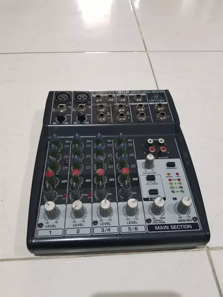 Behringer Xenyx 802