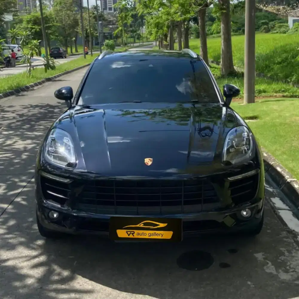 Porsche Macan

2018
Black on Red