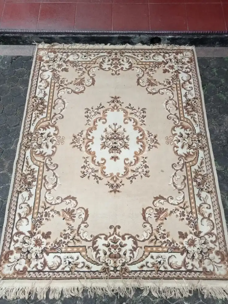Karpet ukuran Medium