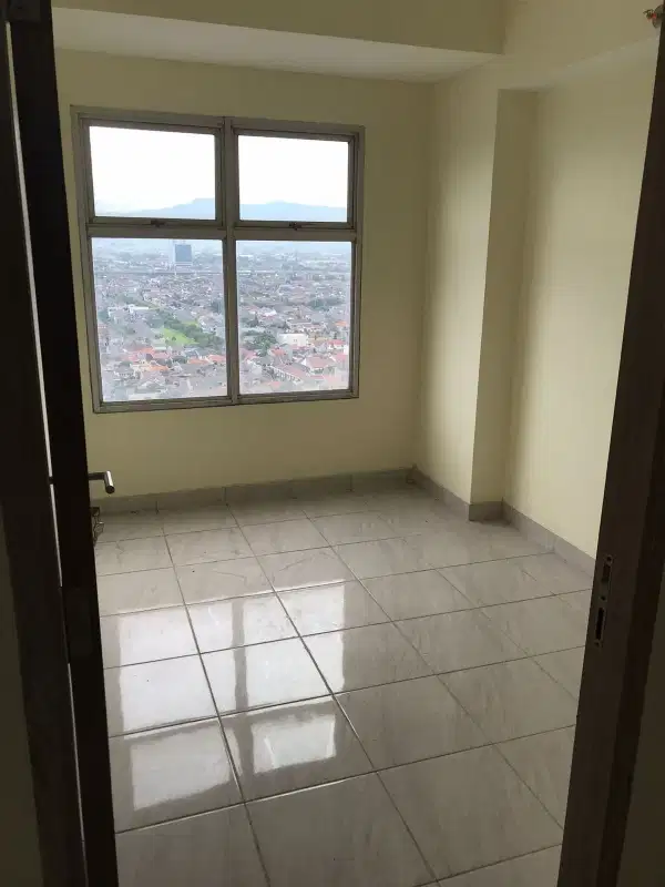 Sewa Apartemen 2 BR Kosongan di NewTon Bandung - Lantai 31 