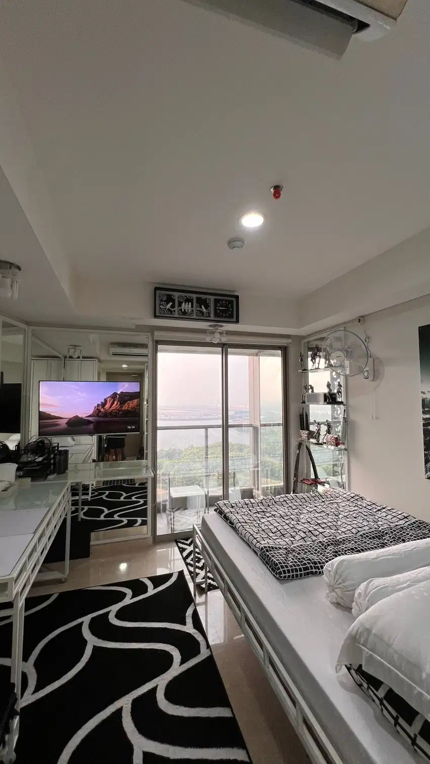 Disewakan Apartemen Gold Coast, Studio, 28m2, Furnish, Sea View
