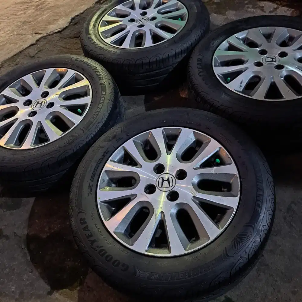 Mobilio velg dan ban honda mobilio ring 15