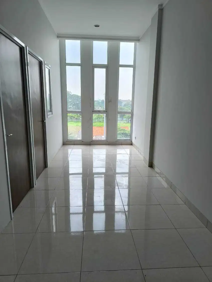Ruko ramai siap pakai di Burgundy Summarecon Bekasi