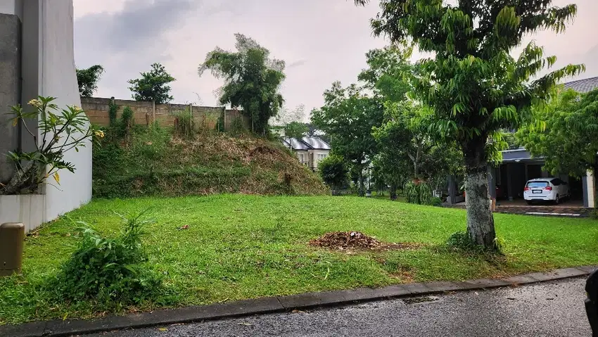 Kavling hoek depan taman di Cluster Patagonia Delatinos BSD