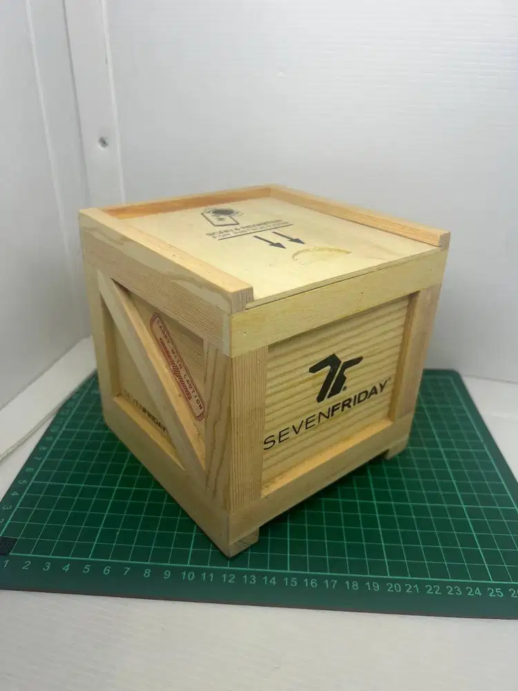 Box Asli Original Seven Friday