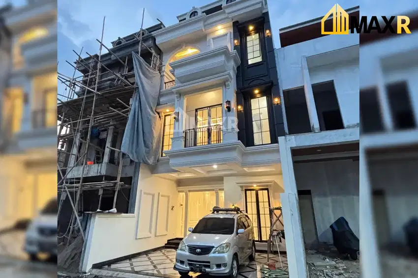 RUMAH MEWAH 3 LANTAI + ROOFTOP di JAGAKARSA