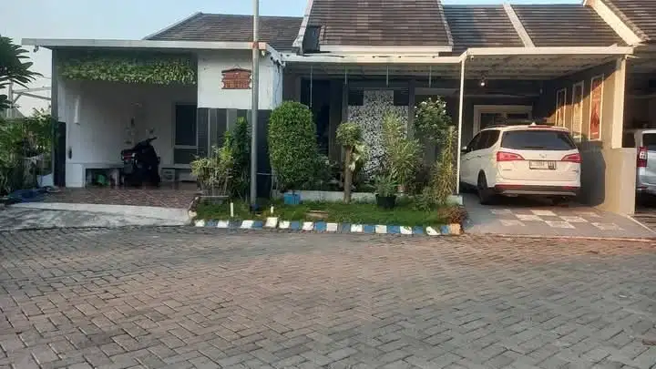 Turun harga rumah taman Dhika