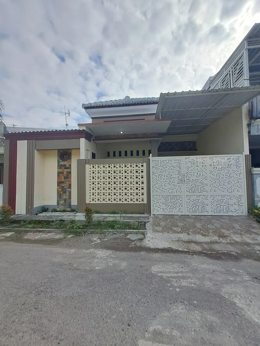 Rumah Baru luas Mojokerto kota