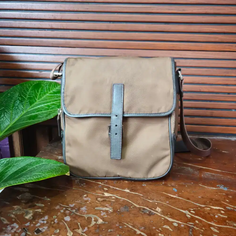 PRADA MILANO - TAS SELEMPANG PRIA PREMIUM