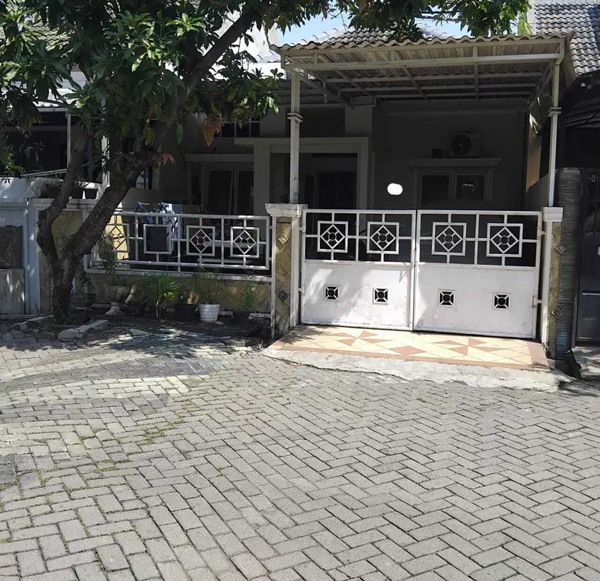 Disewakan rumah di taman pondok indah wiyung 1 lantai lokasi bagus sia