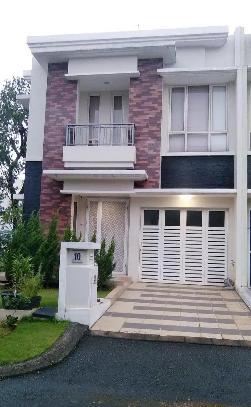 Rumah Hoek Faraday Gading Serpong SHM