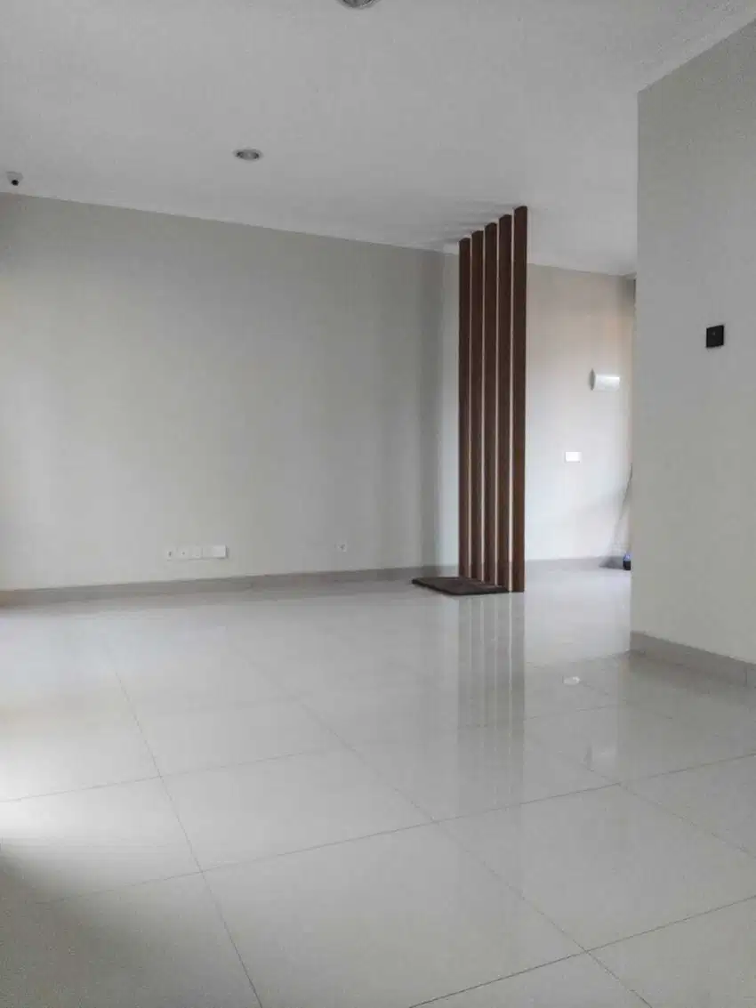 DIJUAL RUMAH BARU 2 LANTAI SIAP HUNI DI CLUSTER KOTA WISATA!